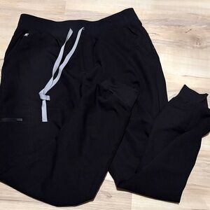 FIGS Zamora Jogger Scrubs, black, size M
